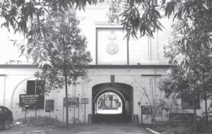 entrance-to-the-arsenal