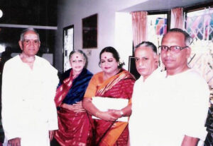 Dr. C.V. Krishnaswami (seen far right) with T. Sadasivam, M.S. Subbulakshmi, M.L. Vasanthakumari and R. Krishnamurthi. Picture courtesy: Mylapore Times.